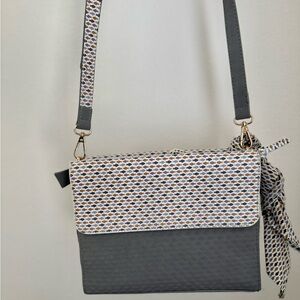 Purchased in Portugal, Elegant Gray and White Geometric Crossbody Bag